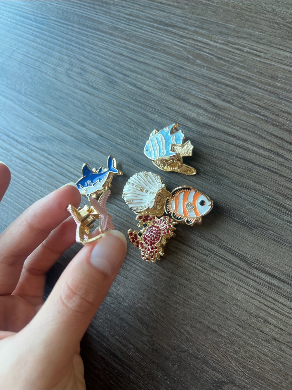 Ocean themed mini claw clips with gems - Picture 3 of 3